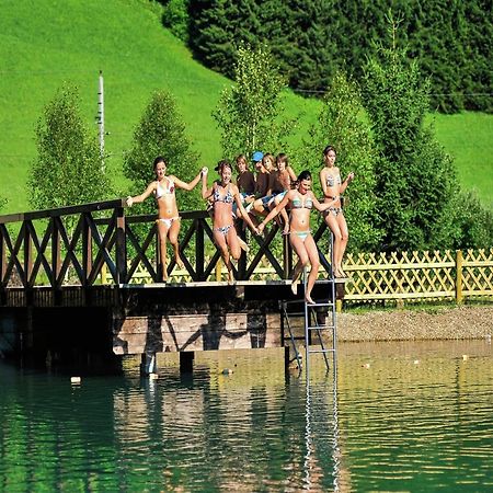Sprawling Mansion Near Ski Area In Salzburg エーベン・イム・ポンガウ エクステリア 写真
